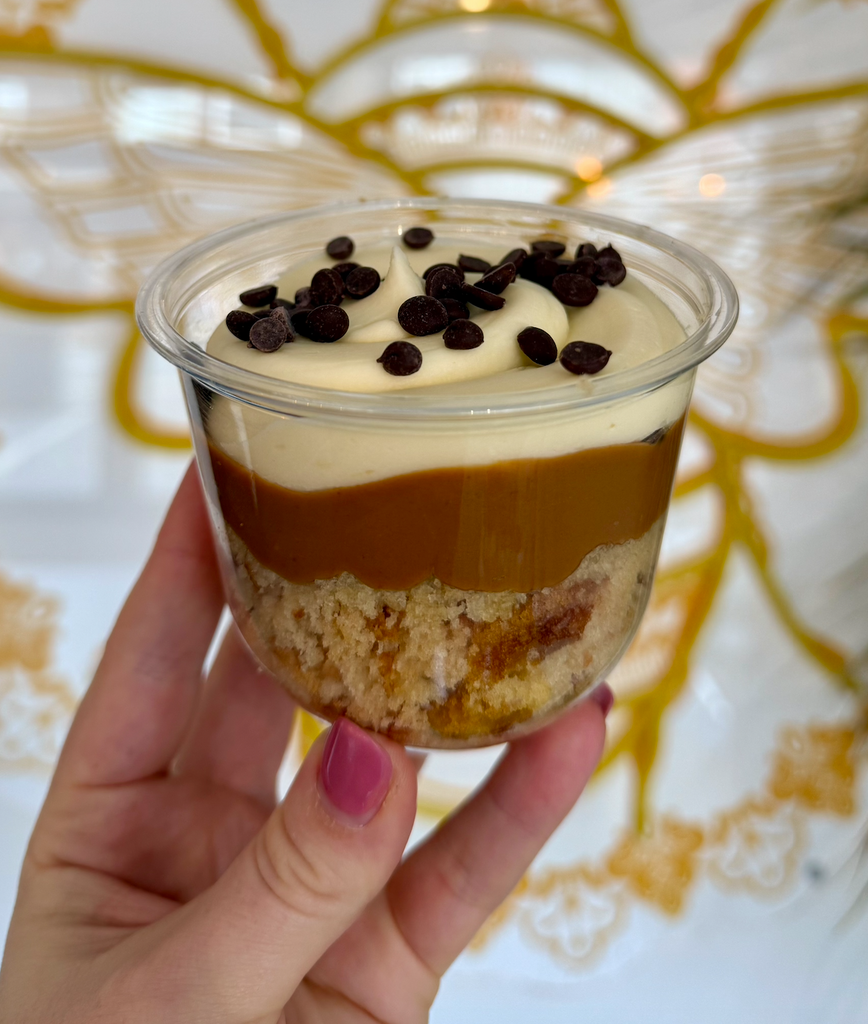 Vanilla Biscoff Choc Chip Cake Jar